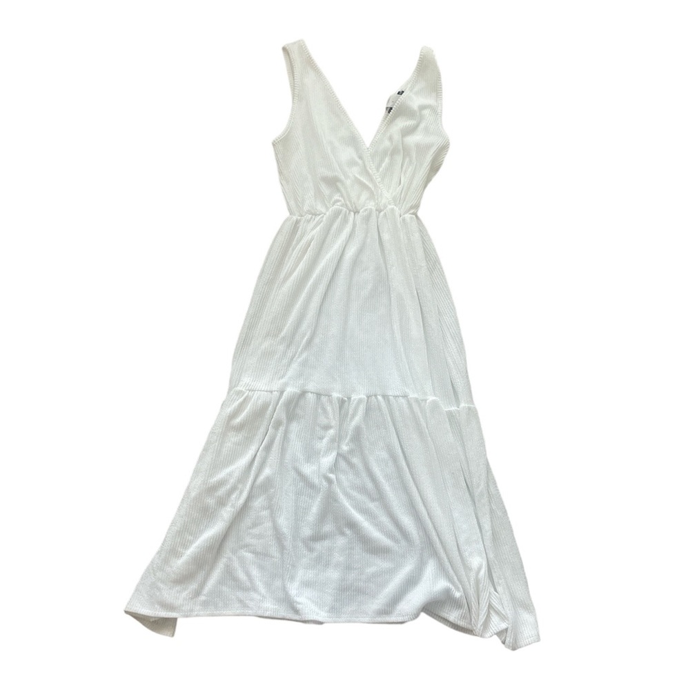 Super cute medium white maxi dress from Caution to  the Wind